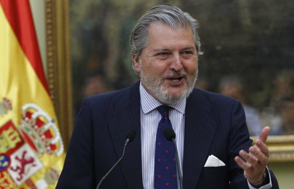 Méndez de Vigo castiga a los estudiantes sin recursos con el endurecimiento de los requisitos para obtener beca