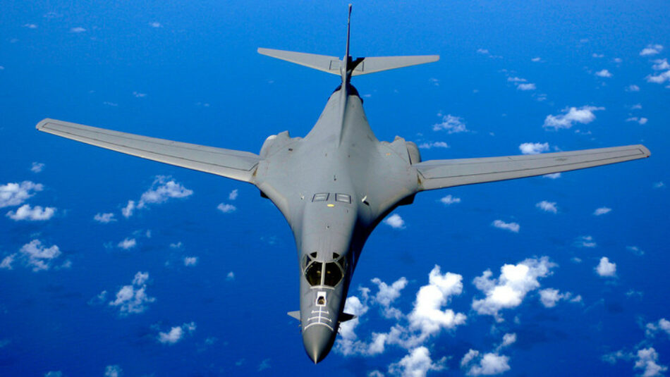 Bombarderos estadounidenses y cazas surcoreanos realizan un ensayo en advertencia a Pionyang