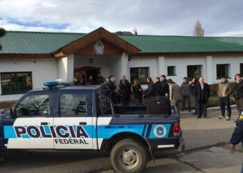 Argentina. Esquel: Policía Federal allana Gendarmería por desaparición de Santiago Maldonado