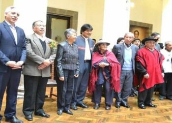Morales crea comisión que investigará crímenes en dictaduras