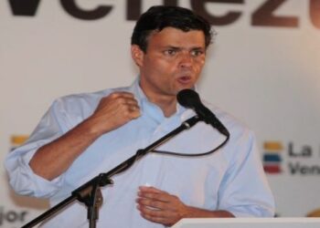 Opositor venezolano Leopoldo López vuelve a prisión domiciliaria