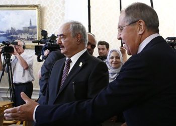 El general libio Jalifa Haftar pide ayuda militar a Rusia