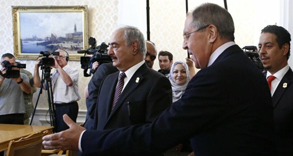 El general libio Jalifa Haftar pide ayuda militar a Rusia