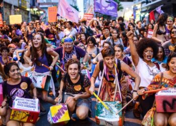 Cada dos horas una mujer es violada colectivamente en Brasil