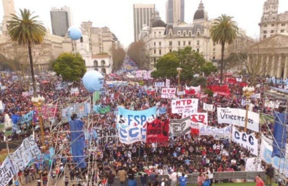 300.000 trabajado@s de la economía popular marcharon por la paz, tierra, techo y trabajo en Argentina