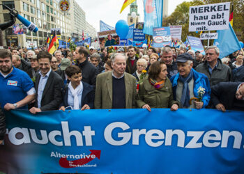 El bloque de Merkel gana las legislativas, el partido de ultraderecha llega al Parlamento