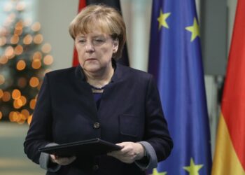 Turquía no debería convertirse en miembro de UE, afirma Merkel