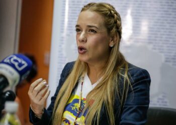 Tribunal cita a Lilian Tintori por hallazgo millonario en su automóvil