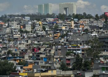 Los gastos excesivos del presidente en un país de pobres