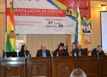 Debaten en Bolivia sobre ataques mediáticos a gobiernos progresistas
