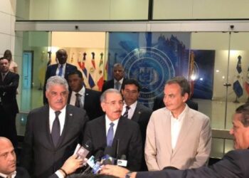 Gobierno y oposición de Venezuela pautan reunión para el día 27