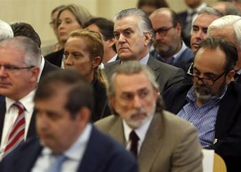 La acusación popular de IU en la investigación de los «Papeles de Bárcenas» pide al juez De la Mata que llame a declarar a Ignacio González y a López Madrid por los pagos ilegales de Villar Mir al PP