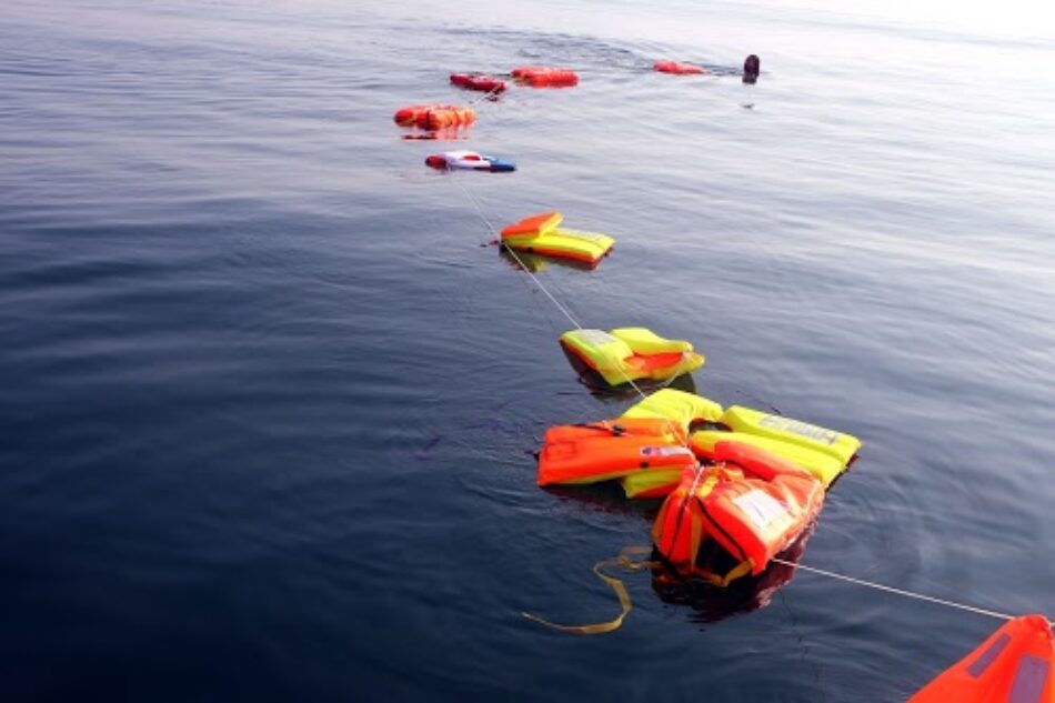 Chalecos salvavidas para denunciar las muertes silenciadas en el mar de Alborán