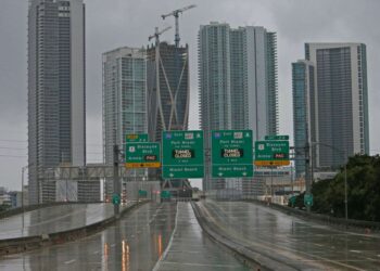 Irma llega a Florida: Alerta inminente de tornados y de situación «potencialmente catastrófica»