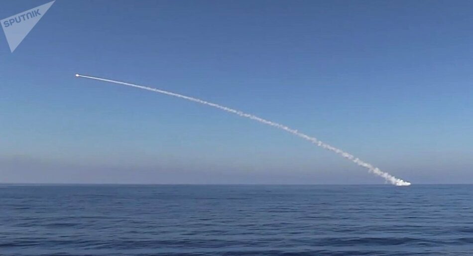 Submarinos rusos atacan objetivos del Frente al Nusra en Idleb con misiles Kalibr