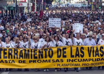 Rafa Mayoral, Miguel Urban y Oscar Urralburu se reúnen en Murcia con la Plataforma pro-Soterramieno del AVE