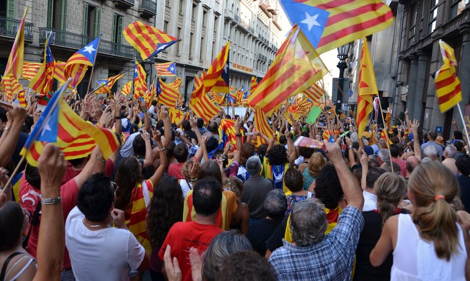 Esquerda Unida apoia a celebración dunha asemblea extraordinaria para dar unha saída cívica á situación catalana