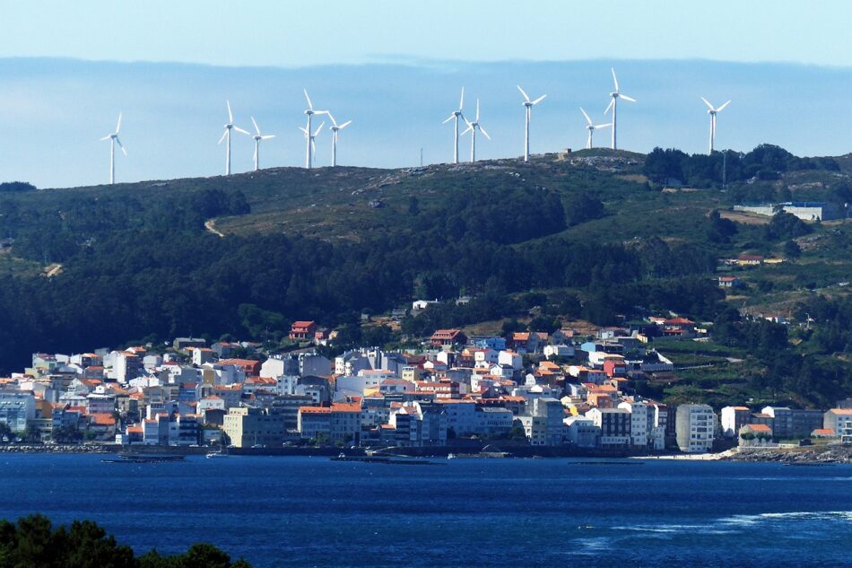 La nueva ley gallega de fomento empresarial puede facilitar la imposición de proyectos eólicos y mineros sin apenas debate