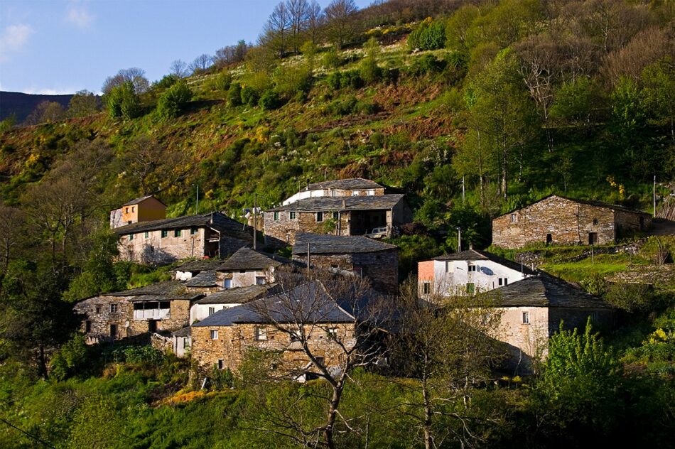 En Marea esixe á Xunta de Galicia que acabe co illamento ao que teñen sometido á veciñanza do Courel