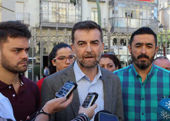 IU pide a la Junta que cumpla la Ley y devuelva a los municipios andaluces 600 millones de financiación