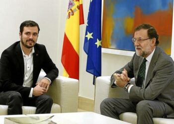 Garzón reclama a Rajoy una “revisión total de la Constitución”