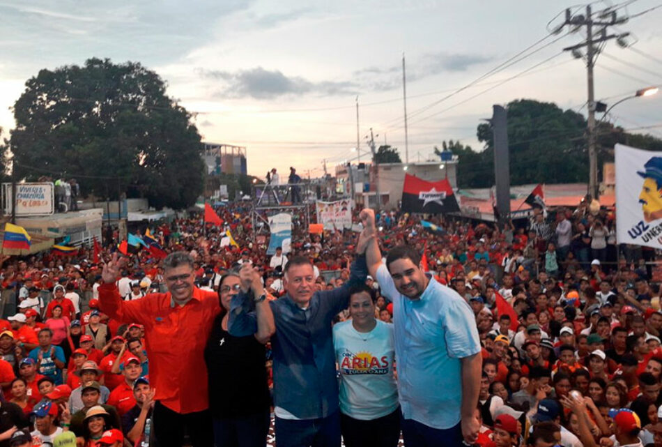 El chavismo se juega su futuro en las elecciones regionales de mañana