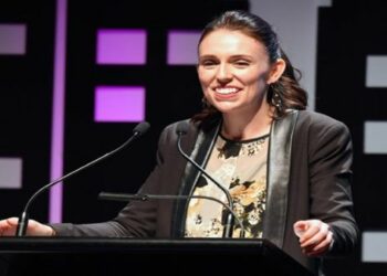 Laborista Jacinda Ardern gobernará Nueva Zelanda en coalición