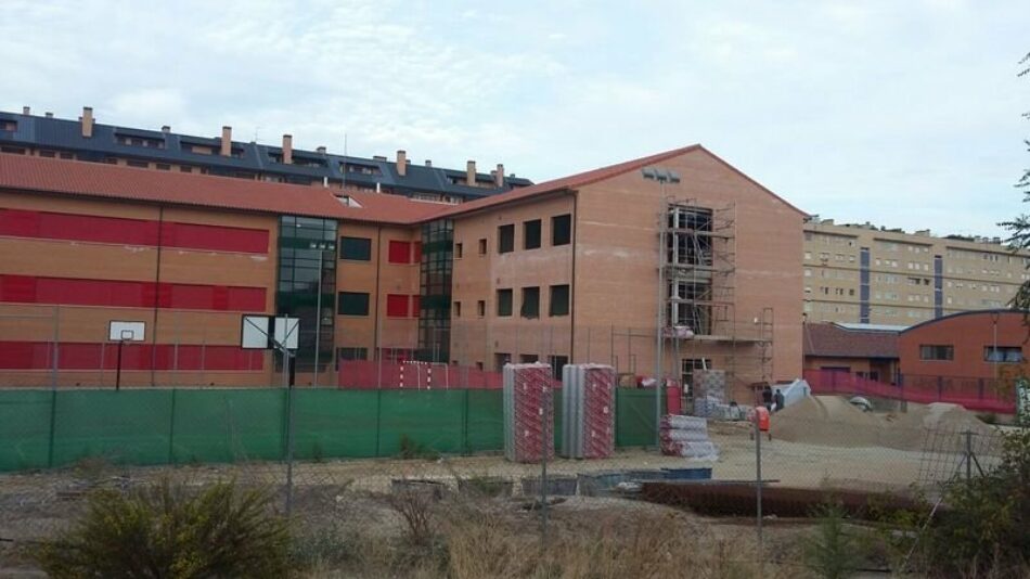 Madres y padres del instituto Juan Ramón Jiménez de Villaverde denuncian la grave situación educativa del centro