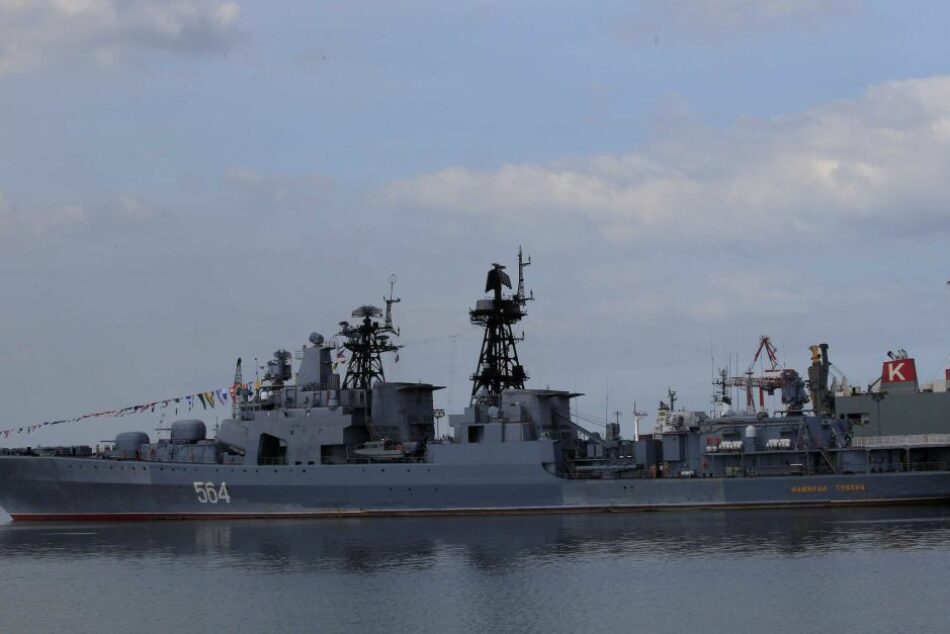 Barcos rusos visitan Filipinas por primera vez
