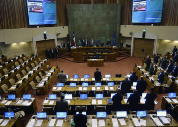 Chile. Protestan por suspensión de sesión especial de la Cámara de Diputados que abordaría crisis del VIH/SIDA