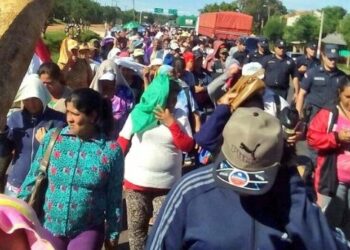 Labriegos exigen a Cartes cumplir ley de subsidios, Paraguay