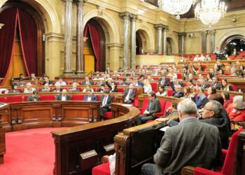 El Tribunal Constitucional prohíbe el pleno del Parlament de Catalunya del lunes próximo