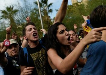 Alcaldesa de Barcelona denuncia agresiones sexuales durante referendo catalán