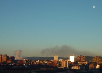 Ecologistas aseguran que «en Gijón hoy es peligroso respirar»