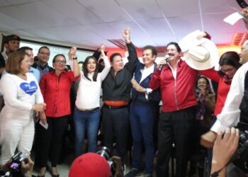 Salvador Nasralla se declara ganador de las elecciones generales