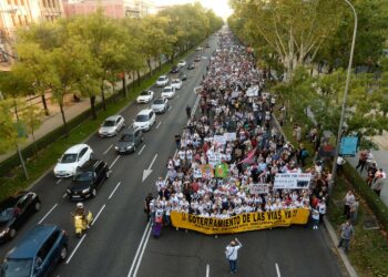 ADIF gasta casi 7.000 euros en folletos publicitarios sobre su proyecto de llegada del AVE a Murcia