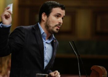 Garzón espera que las elecciones del 21D permitan un “gobierno de izquierdas” en Cataluña
