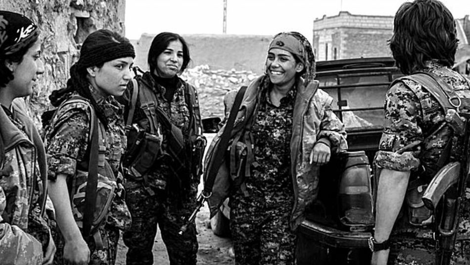 Las mujeres de Kurdistán construyen su propio pueblo