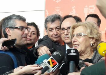 Barcelona expressa la seva solidaritat amb l’Ajuntament de Madrid i reclama que els consistoris sanejats puguin destinar el superàvit a serveis públics i inversions