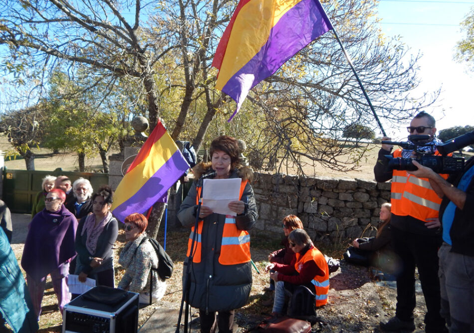 XI Concentración frente al Valle de Cuelgamuros