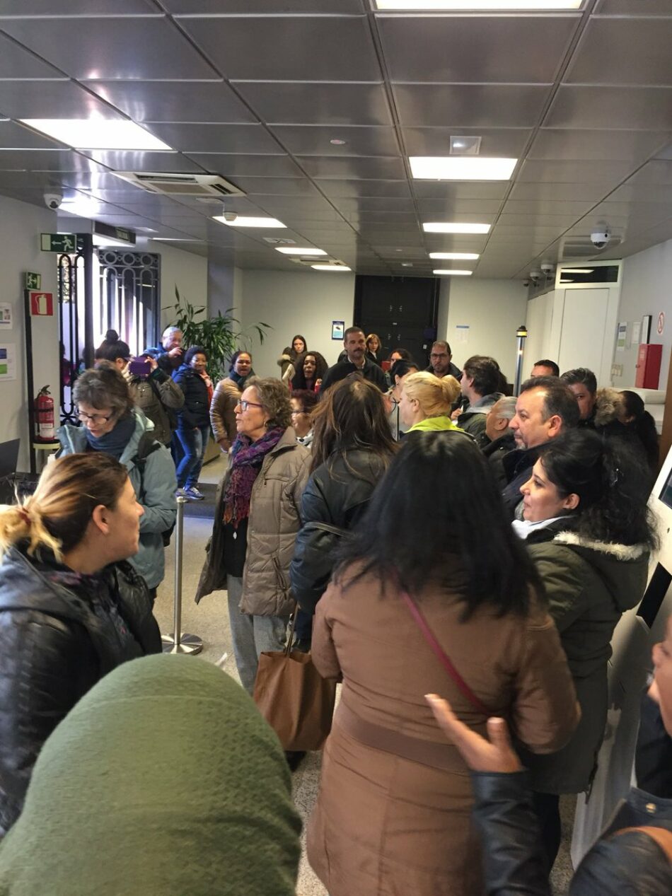 Plataformas de Afectados por la Hipoteca y grupos de vivienda de Madrid ocupan la sede del BBVA en Recoletos