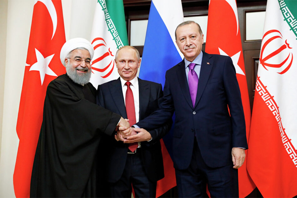 Ray al Youm: Cumbre de Sochi marca el inicio del despertar del nuevo Oriente Islámico