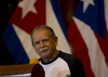 López Rivera llama a seguir ejemplo de Fidel por un mundo mejor