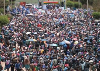 Masiva marcha en Potosí en apoyo a la repostulación de Evo Morales