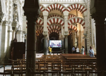 Misa de 12 en la mezquita