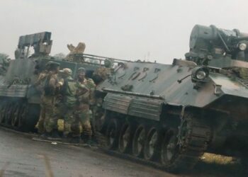 Tensión en Zimbabue por movilización militar en la capital
