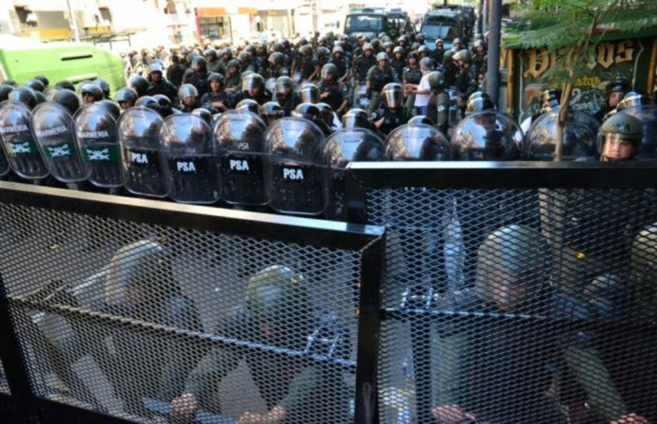 Macri lo hizo: Una represión “como en épocas de la dictadura o el 19 y 20 de diciembre del 2001” / Una jauría de gendarmes y policías contra los manifestantes
