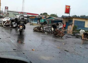 Cacerolazos y manifestaciones en Honduras al cumplirse segundo día de toque de queda