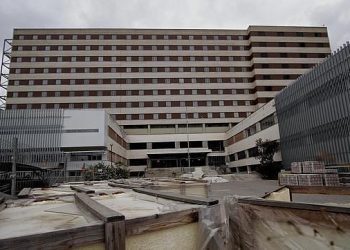 Arremeten contra PSOE y Cs por vetar en el Parlamento las inversiones necesarias para reabrir el Hospital Militar