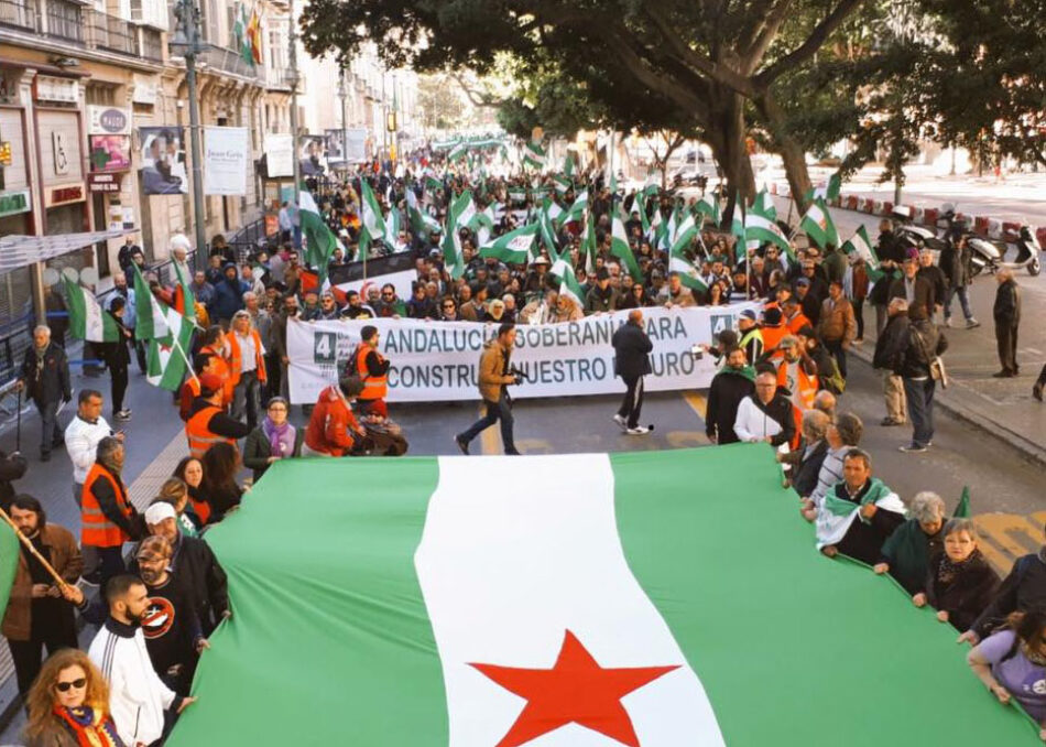 Más de 10.000 personas secundan la marcha por la soberanía andaluza en Málaga